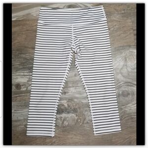 Scorpio Sol capri striped leggings size small